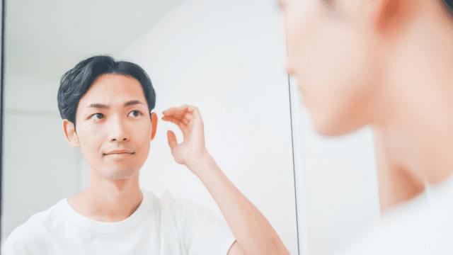 薄毛を自分で治す方法はある？薄毛改善のためのセルフケアと治療法を解説