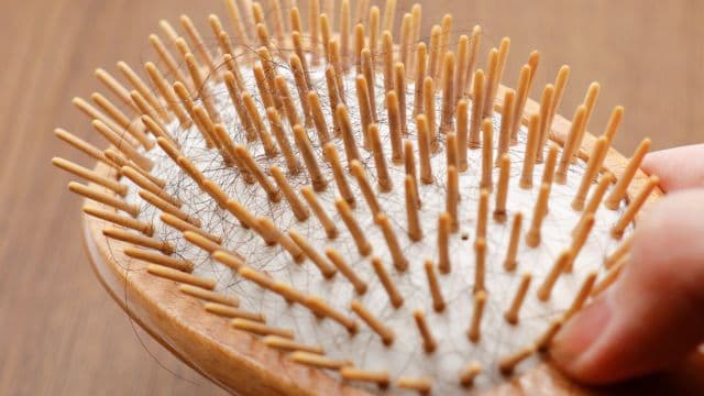 AGA治療のデメリットは？副作用や費用を抑えるポイントも解説