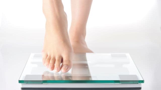 標準体重から理想の体重へ！効果的なダイエット方法やNG行動を紹介