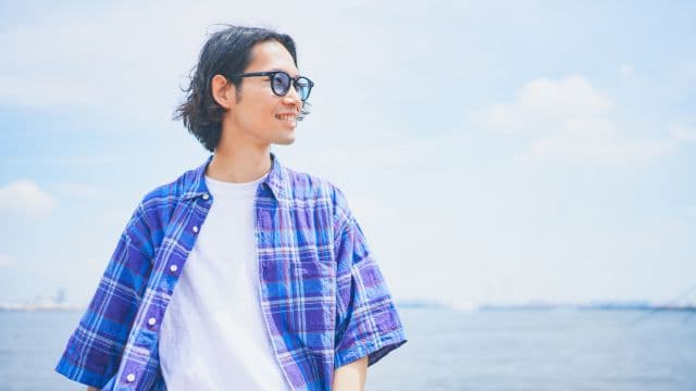 はげはロン毛で悪化する？薄毛への影響とおすすめの髪型を解説