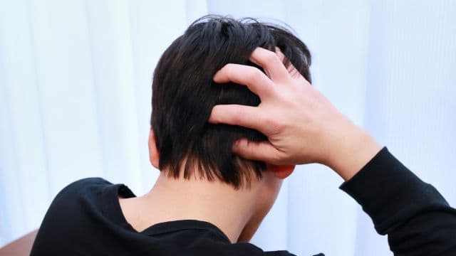 頭がかゆい原因は？かゆみを症状とする疾患や適切な対処法を紹介