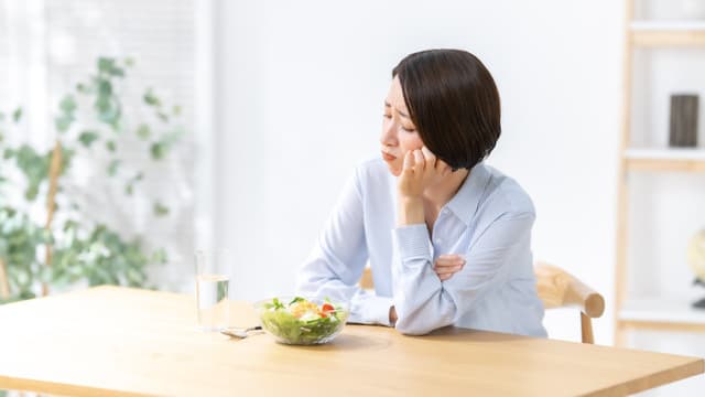 ダイエットとストレスの関係性は？食事でイライラしないためのポイントも紹介