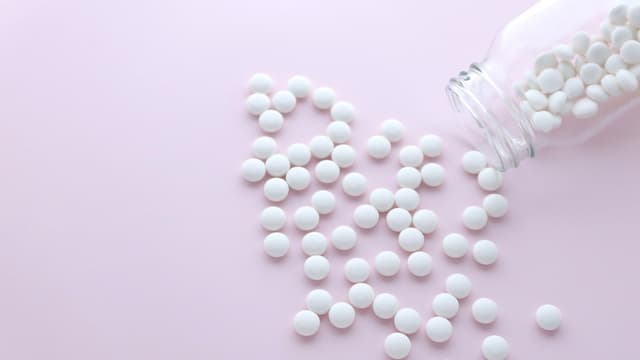 グルタチオンと肝臓の関係は？解毒作用・効果・副作用を解説