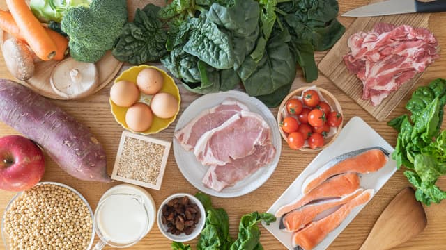 内臓脂肪を減らすには？今日からできる食事法や運動について解説