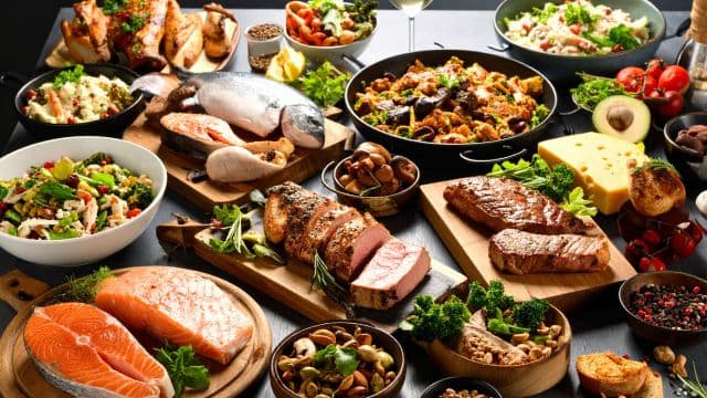 勃起にいい食べ物は？ED改善のために摂取したい栄養素・食材を紹介