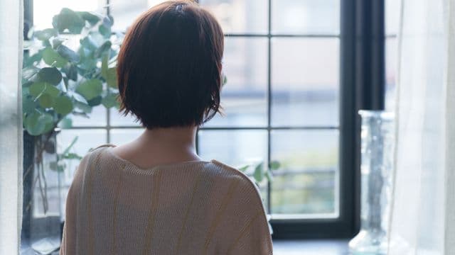 排卵期的症状とは？排卵日前後の体調不良の症状やおりものの特徴を解説