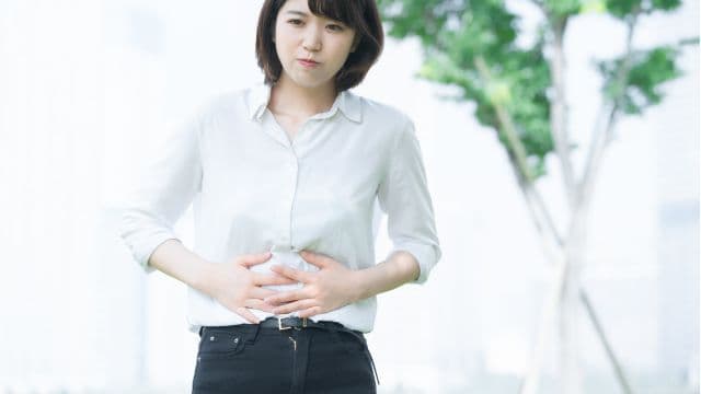生理前におりものが水っぽい原因は？妊娠初期のおりものの特徴も解説
