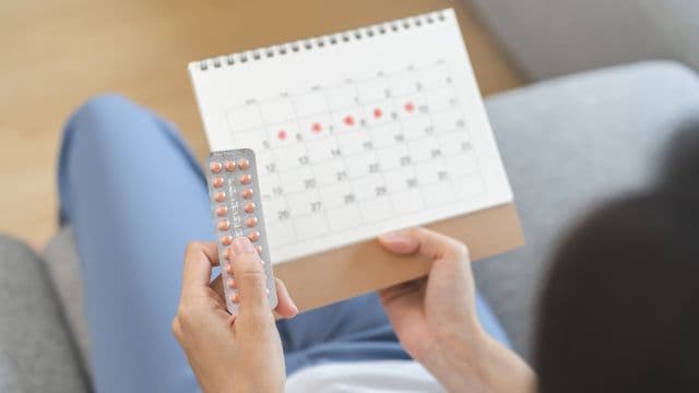 生理不順はピルの服用で改善が期待できる！生理不順の原因についても解説