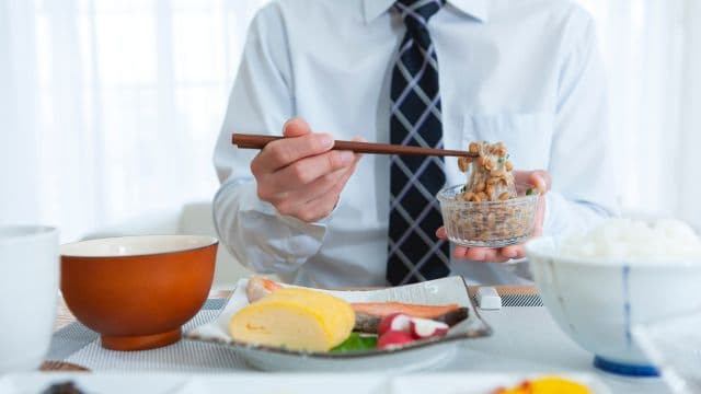 円形脱毛症におすすめの食べ物は？早く治すために必要な栄養や食べ物を解説