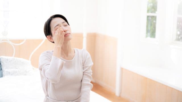 ピルの服用で眠気はなぜ起こる？原因と対処法を解説