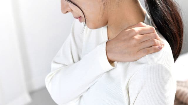 生理中に身体が重い原因は？倦怠感や生理痛の対処法を紹介