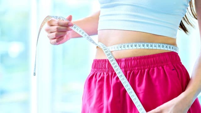 お腹の脂肪の落とし方は？食事・運動・医療の観点から具体的な方法を解説