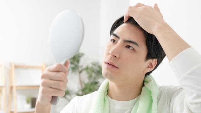 脂漏性皮膚炎の治し方は？症状や原因、セルフケアについても解説