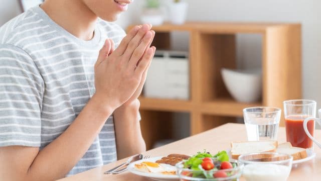 髪の毛によいビタミンとは？薄毛に効果的な栄養素や食べ物について解説