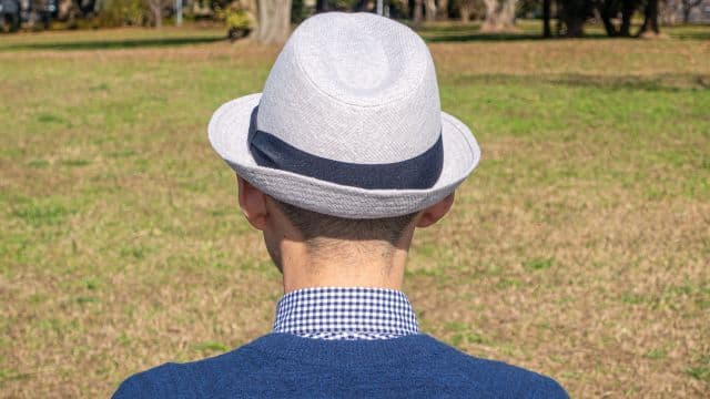 頭皮の日焼けは薄毛の原因？今すぐできる対処法と予防策を紹介