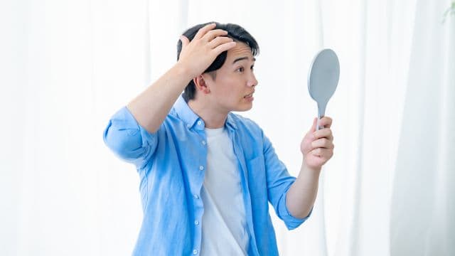 生え際の産毛が伸びない理由は？おでこの後退など薄毛の前兆と治療法