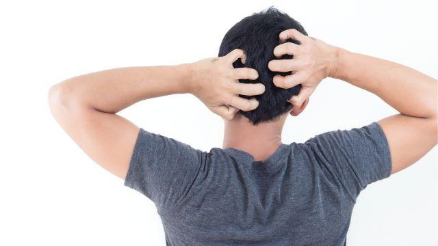 頭皮のかゆみは何が原因？改善方法やかゆみを放置するリスクを解説