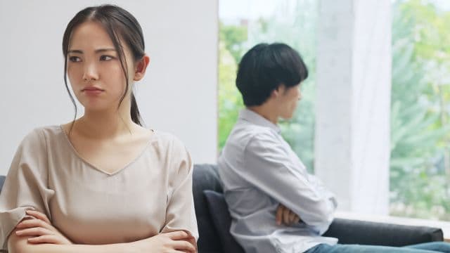 生理前のイライラで彼氏と別れたくなる理由は？すぐにできる対処法を解説