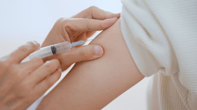 低用量ピル服用中のワクチン接種は大丈夫？想定されるリスクと注意点を解説