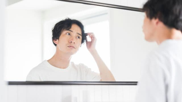 AGAと遺伝との関係性を解説！薄毛の原因や対処法も紹介