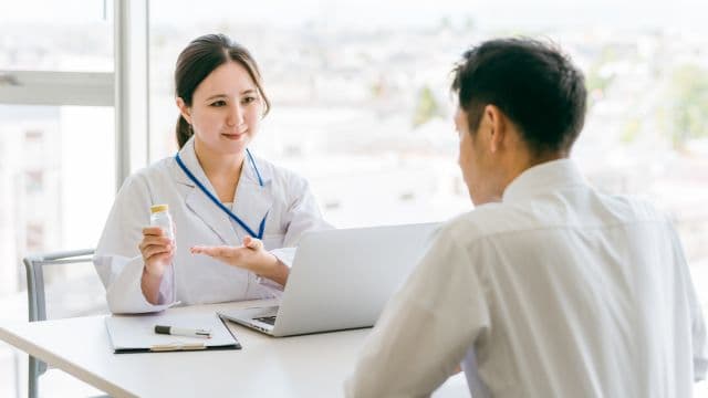 デュタステリドによる初期脱毛とは?抜け毛の量や期間、注意事項を解説