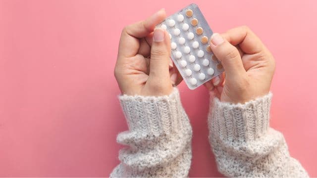 ピルを処方してもらうには?種類や服用するメリット・デメリットも解説