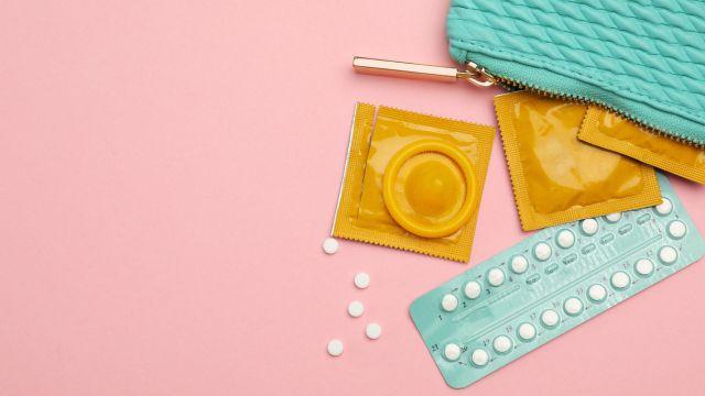 ピル服用中のコンドームは必要ない？避妊失敗の原因や併用の必要性を解説