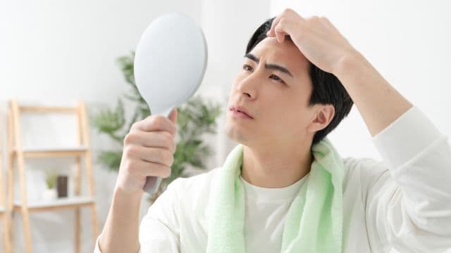 円形脱毛症は治っても繰り返す?再発の原因と治療方法を解説