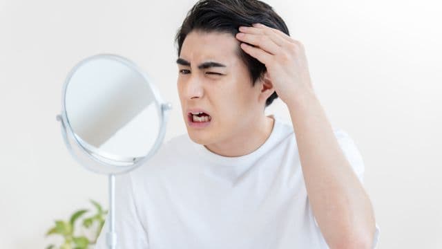 頭皮が痛痒い原因は?市販薬の選び方や痒みを抑える応急措置を解説
