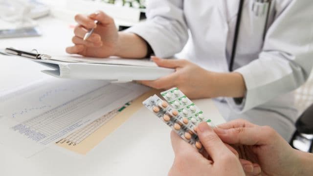 マーベロンとは?避妊、ニキビへの効果や副作用、飲み方を解説